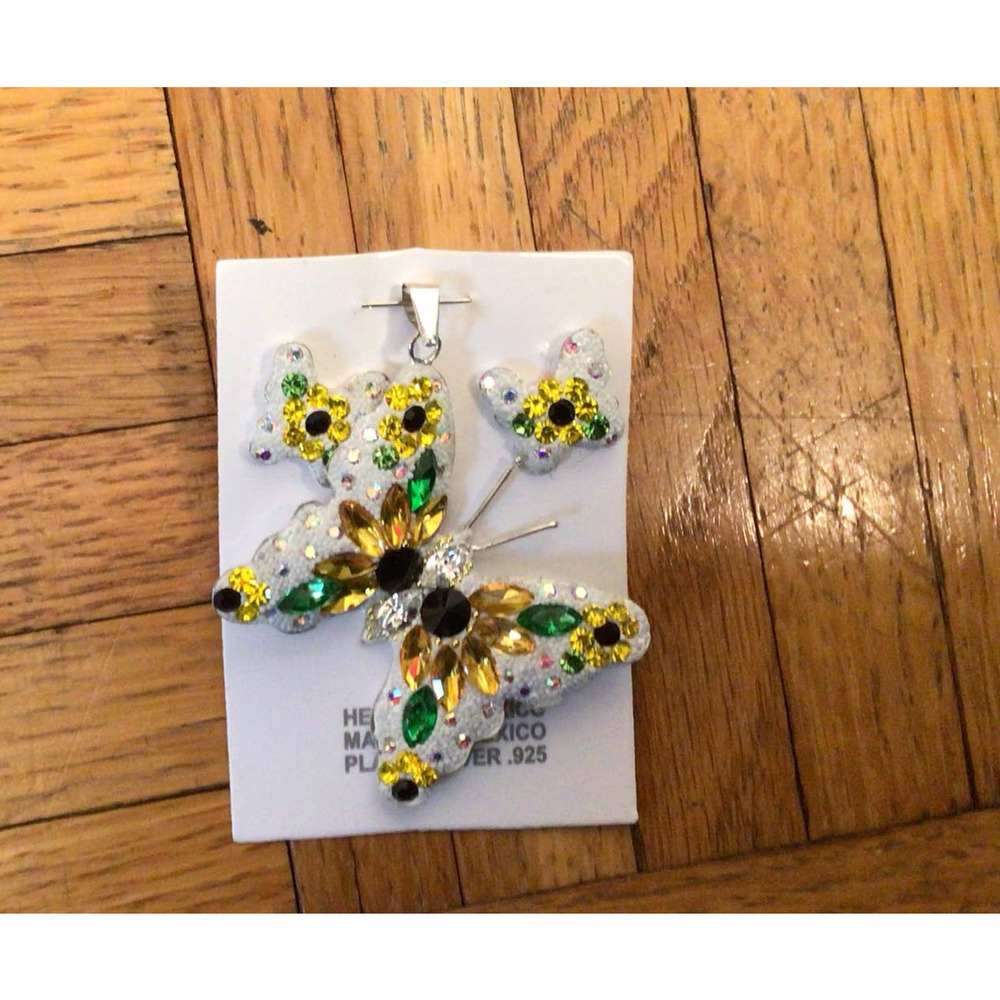 NWT Handmade 3 piece Silver Butterfly crystal‎ set.